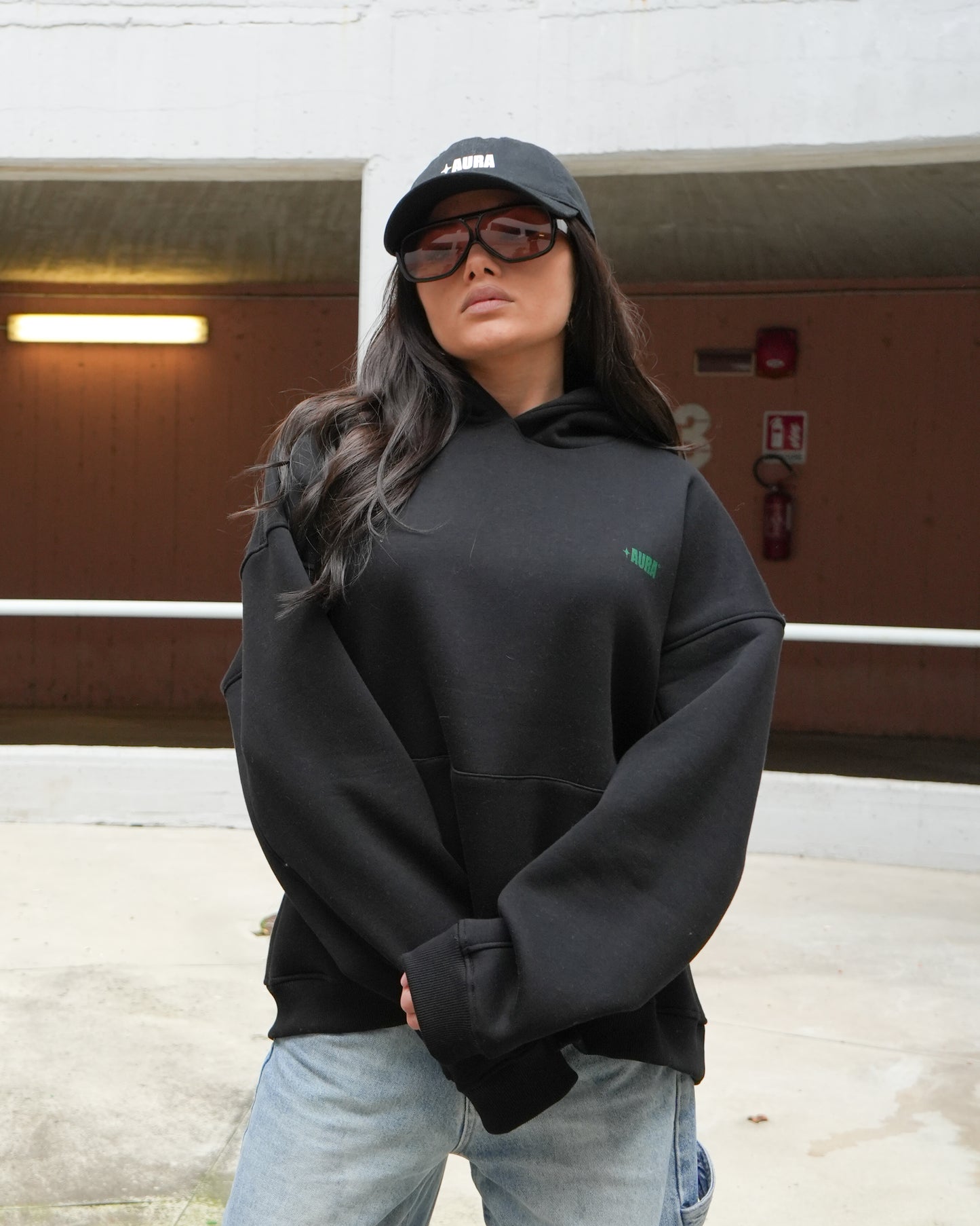 Aura hoodie black
